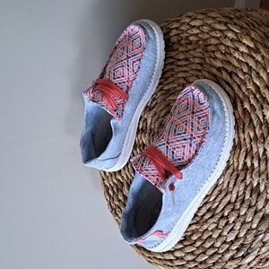 HEY DUDE Womens  Wendy Playa Fiesta/Blue Chambray Print Lightweight‎ Loafers S-8